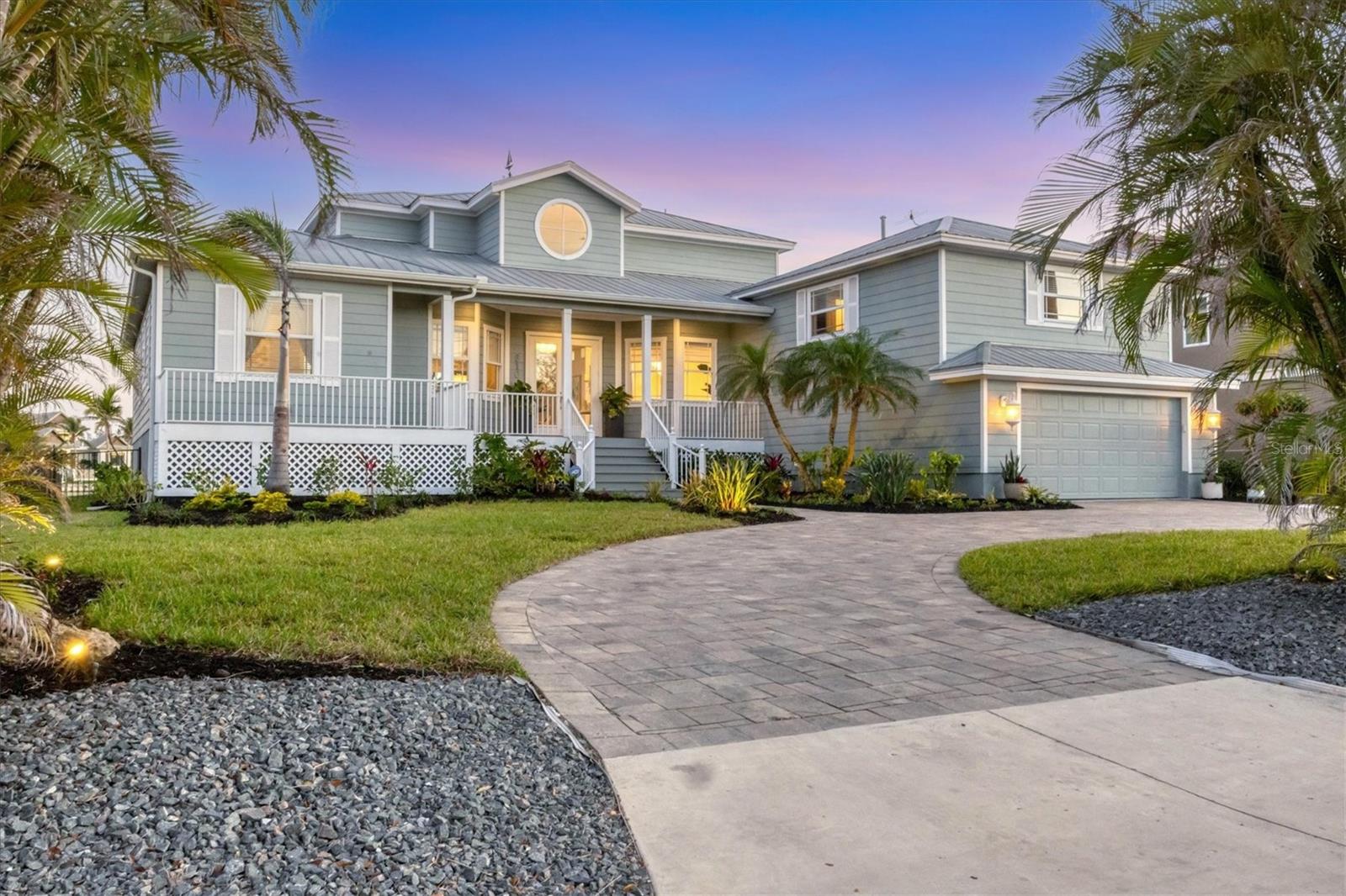 810 SIESTA DRIVE