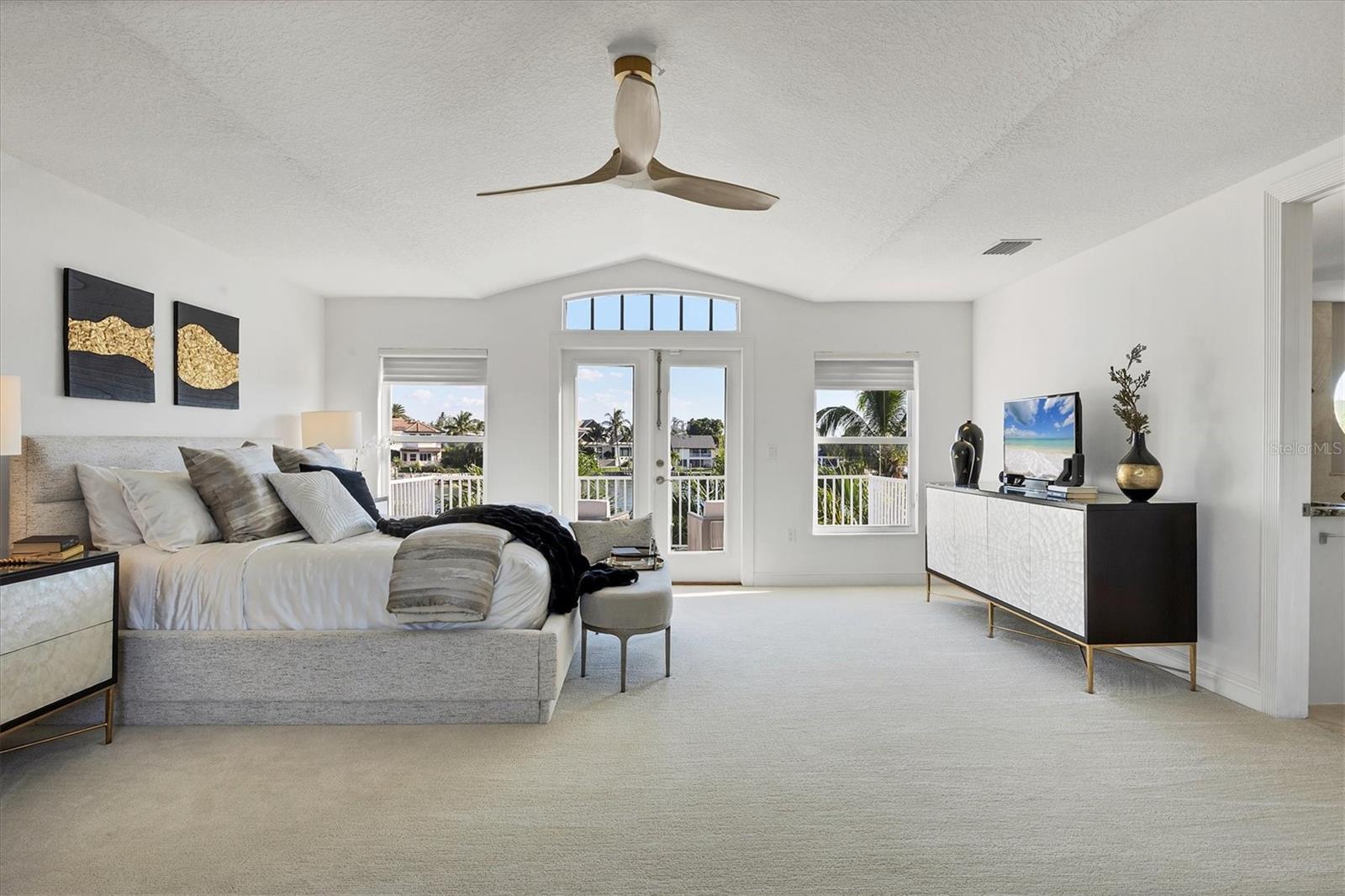 BAY ISLAND SHORES - Residential