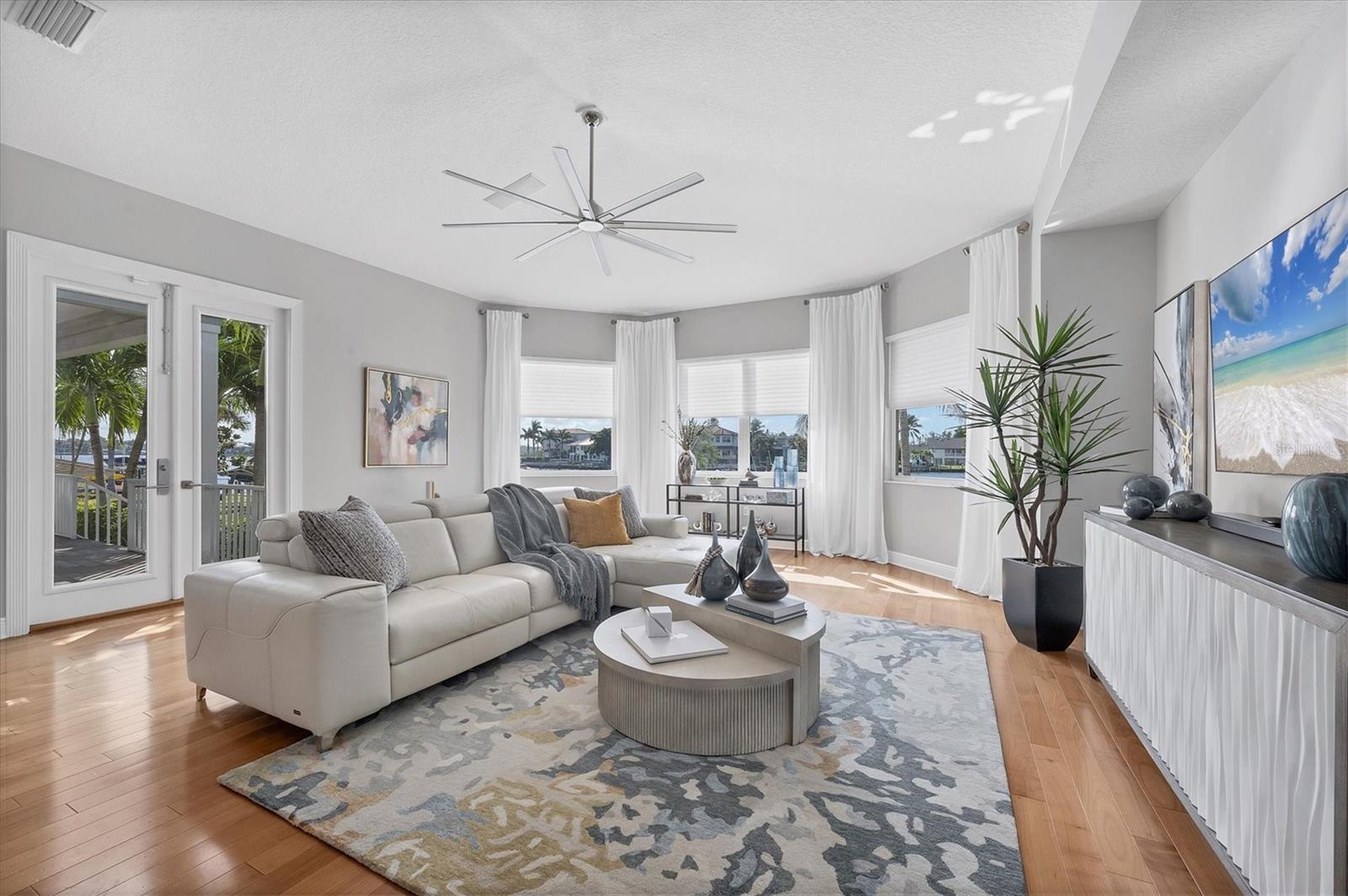 BAY ISLAND SHORES - Residential