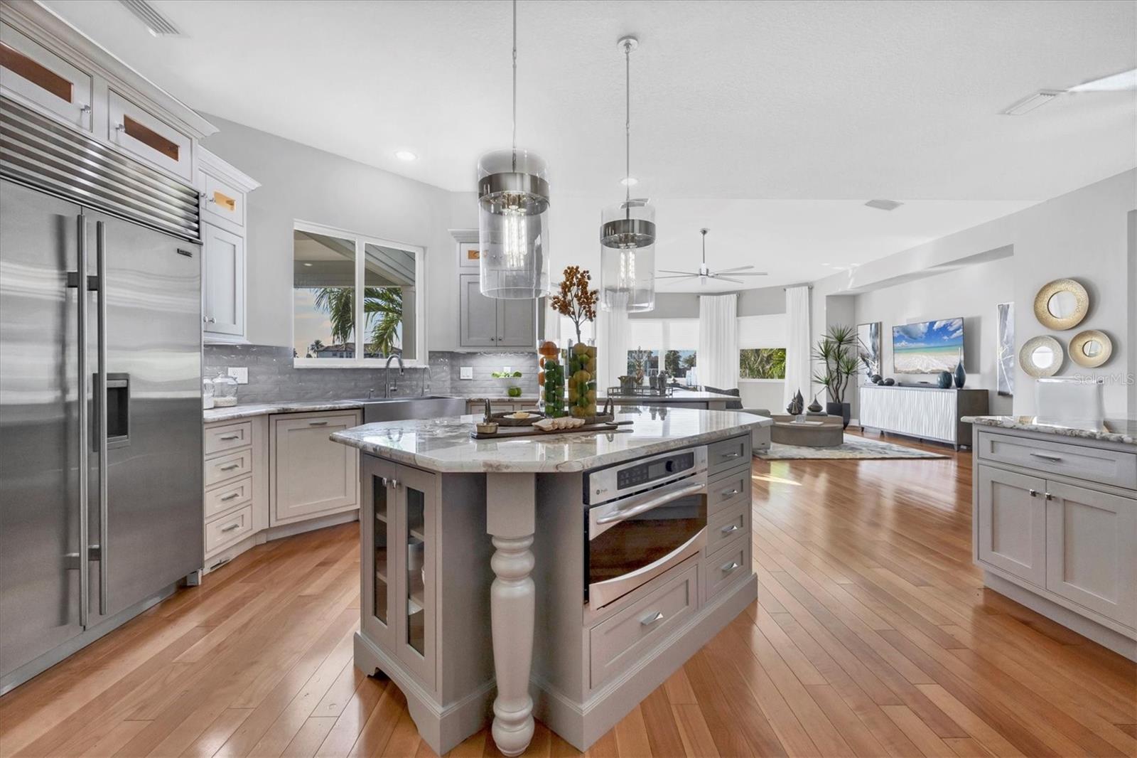 BAY ISLAND SHORES - Residential
