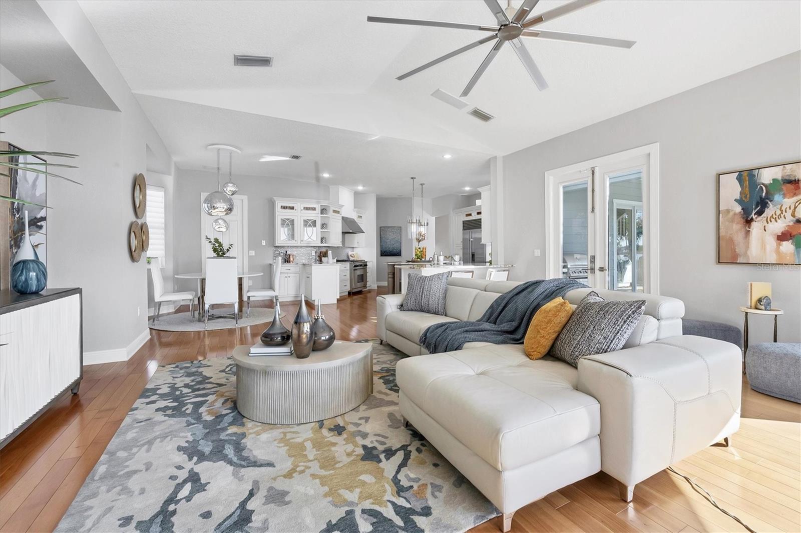 BAY ISLAND SHORES - Residential