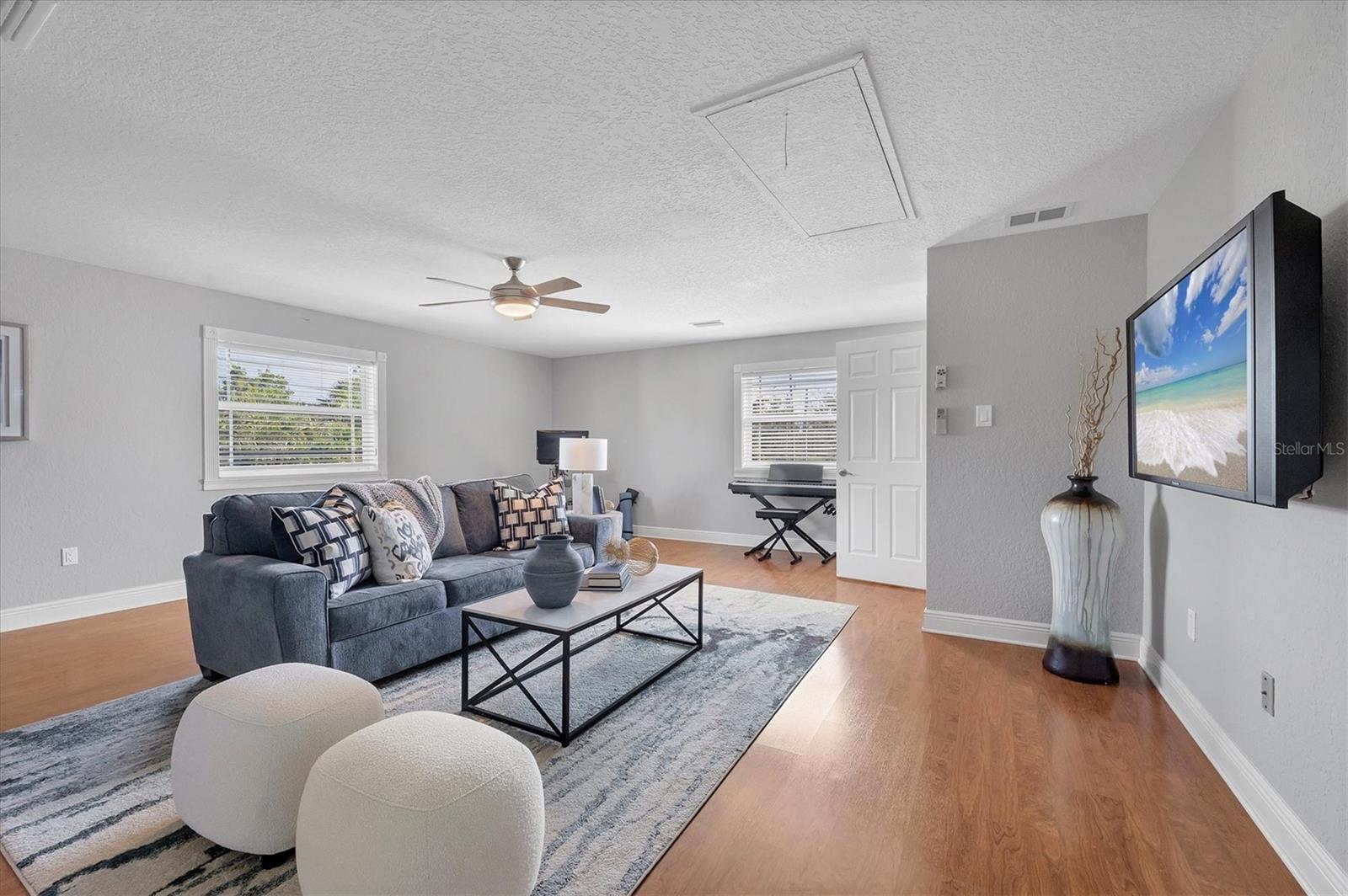 BAY ISLAND SHORES - Residential