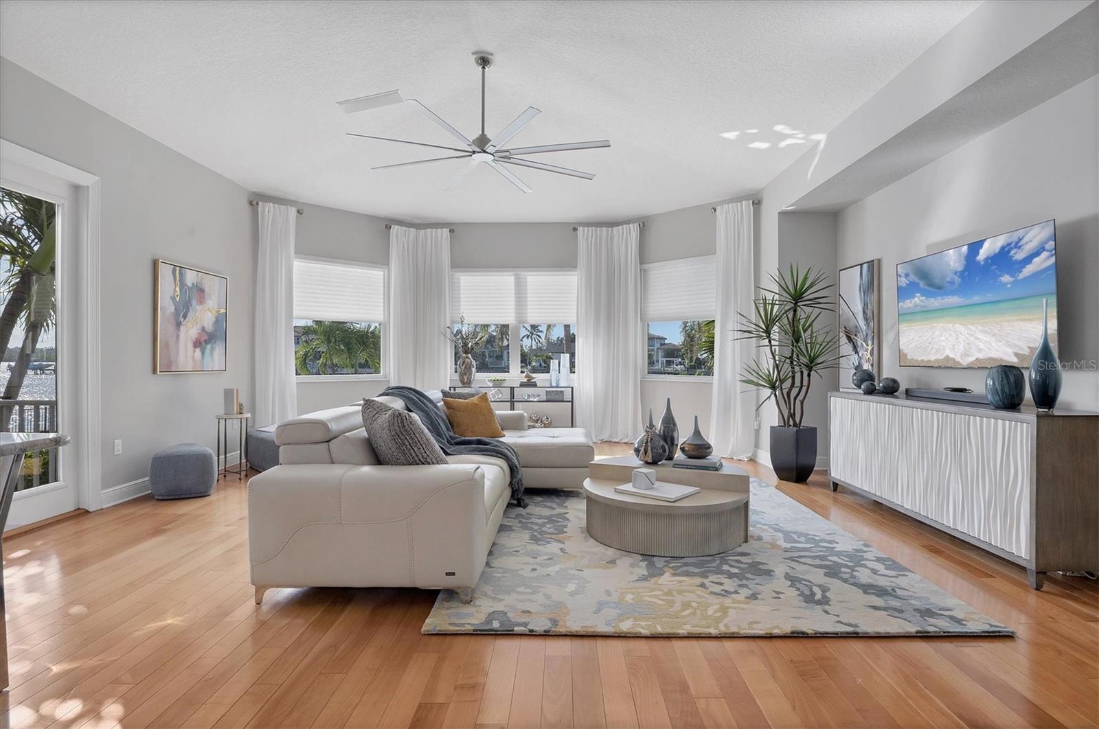 BAY ISLAND SHORES - Residential