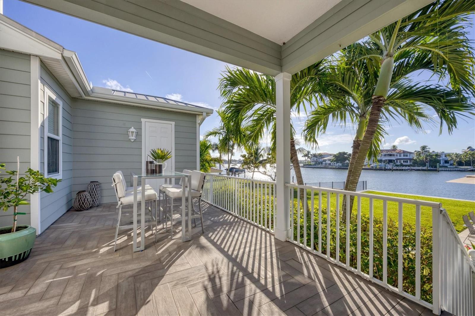 BAY ISLAND SHORES - Residential