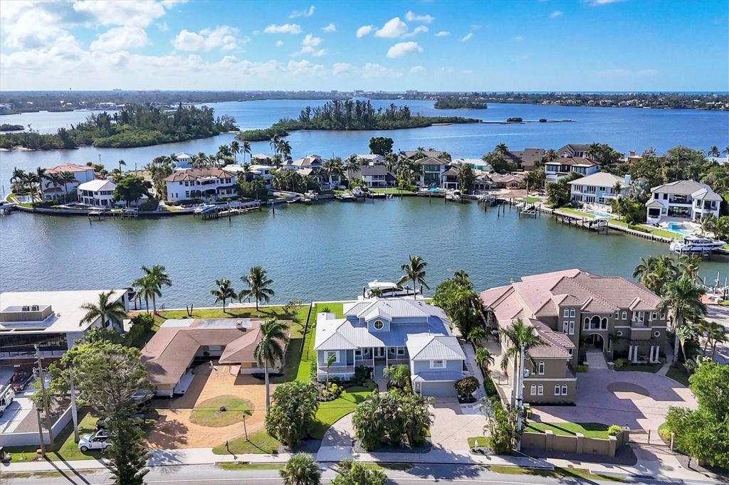 Photo of 810 Siesta Drive, Sarasota, FL 34242 (MLS # A4667093)