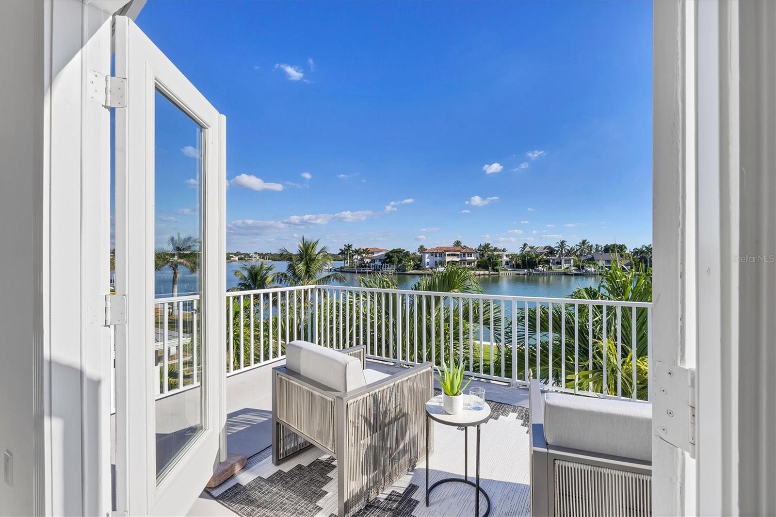 BAY ISLAND SHORES - Residential