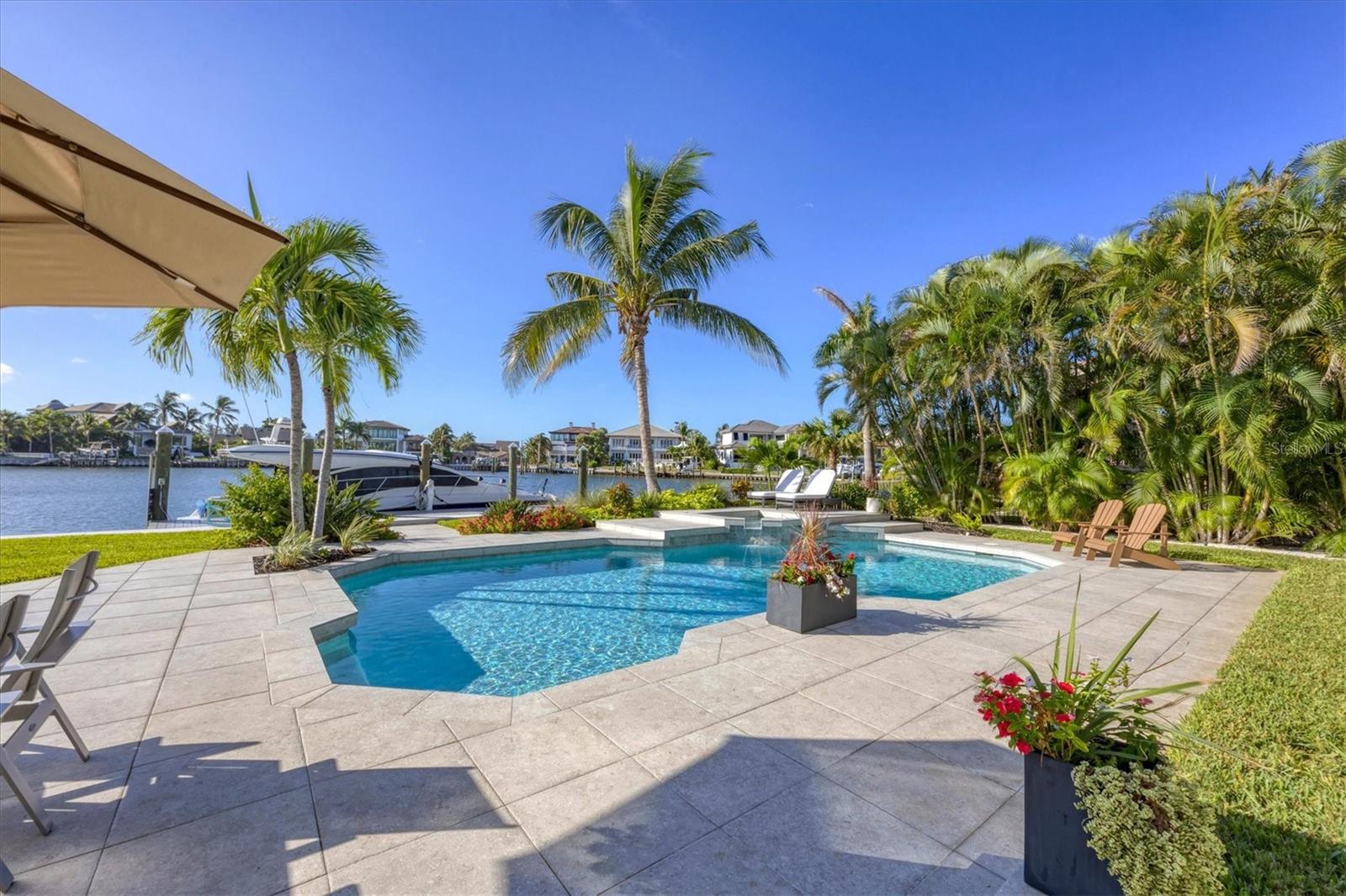 BAY ISLAND SHORES - Residential