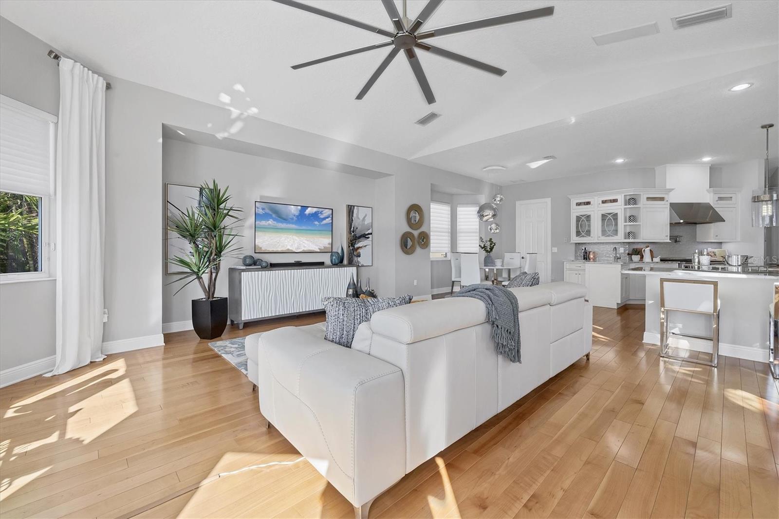 BAY ISLAND SHORES - Residential