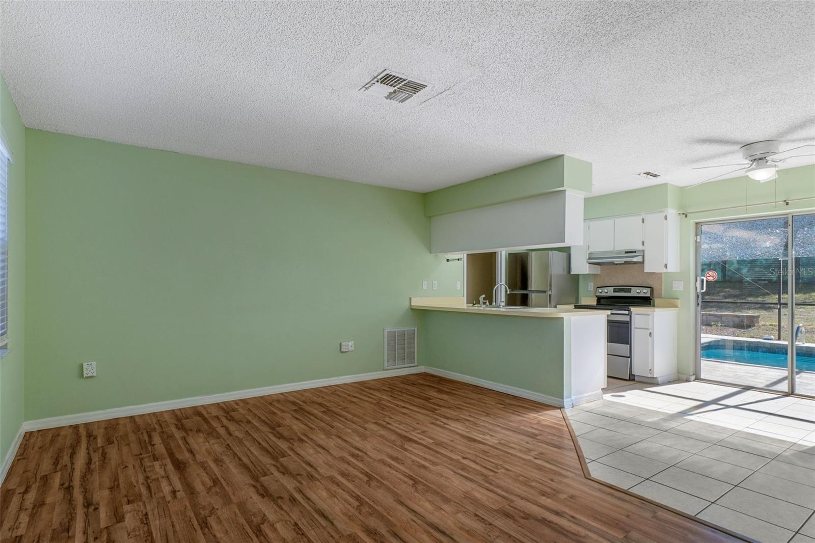 SPRING HILL - Residential