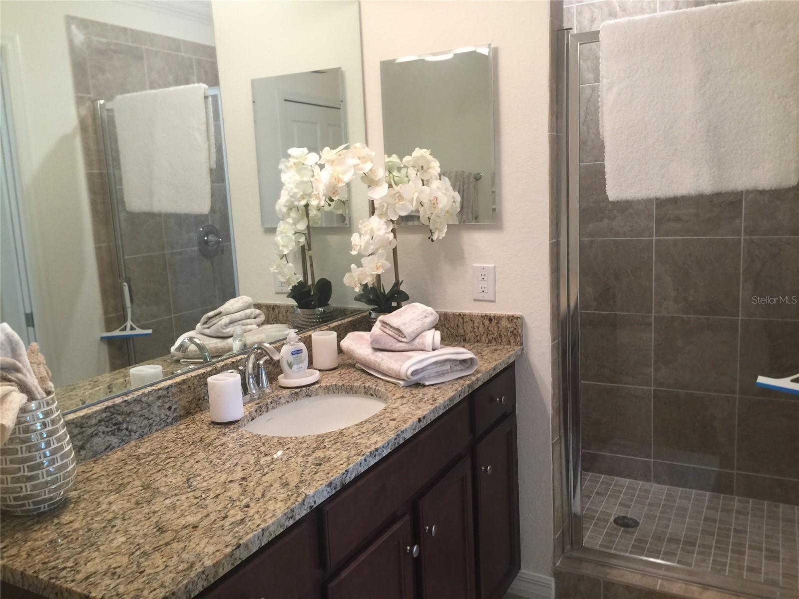TERRACE III AT LAKEWOOD NATIONAL PH I - Residential Lease