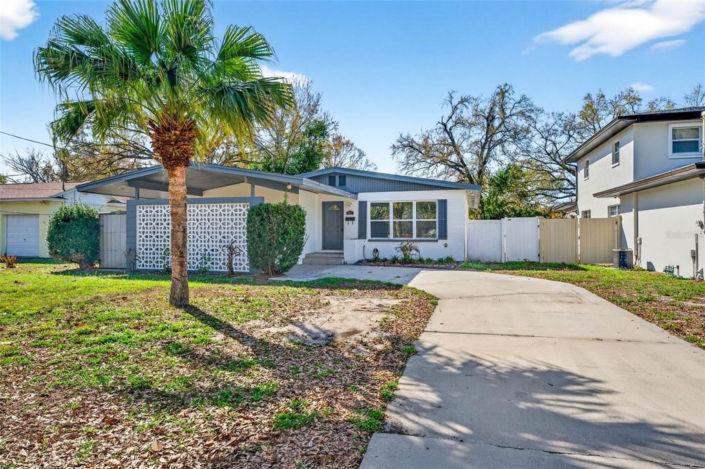 Photo of 1012 W Adalee Street, Tampa, FL 33603 (MLS # TB8494932)