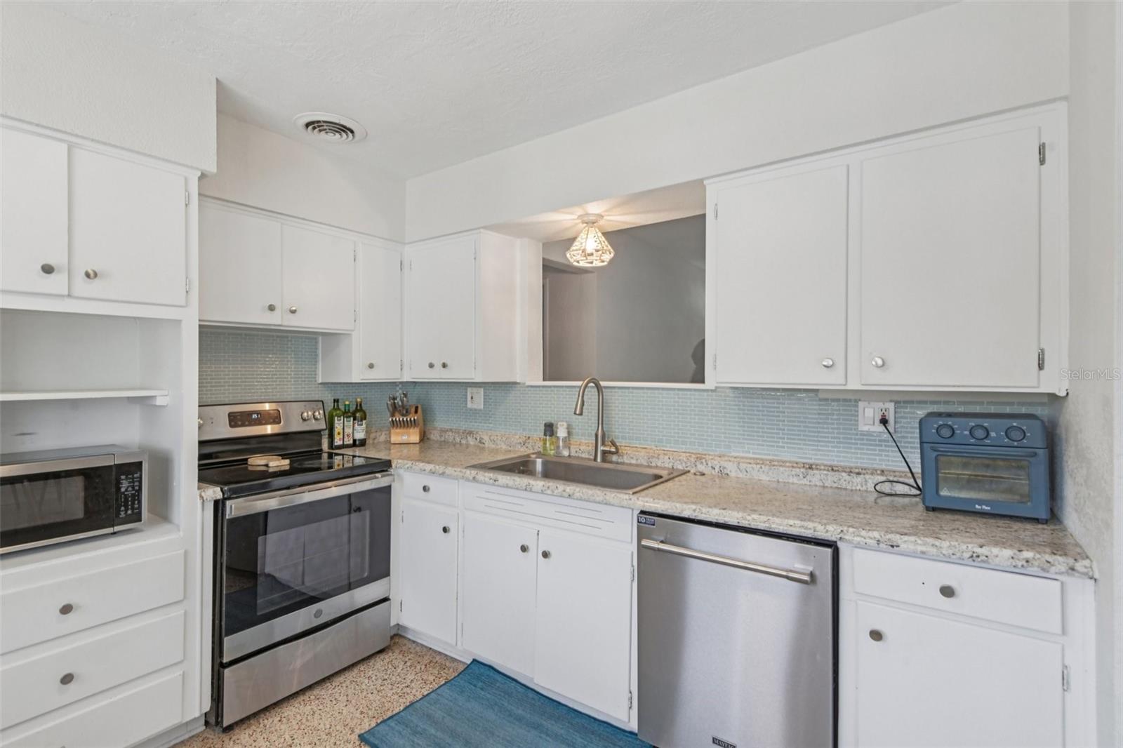 HILLBROOK ESTATES - Residential