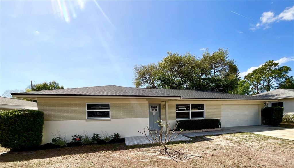 Photo of 644 Manor Drive W, Dunedin, FL 34698 (MLS # TB8494113)