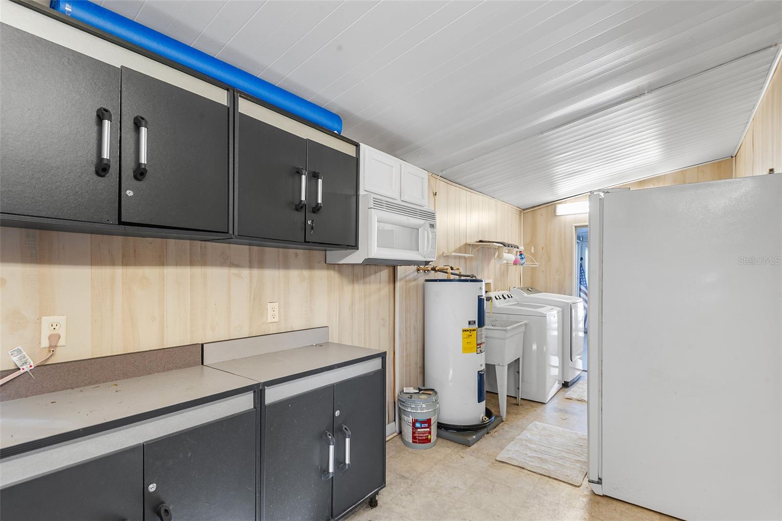 LAKESIDE HILLS ESTATES - Residential