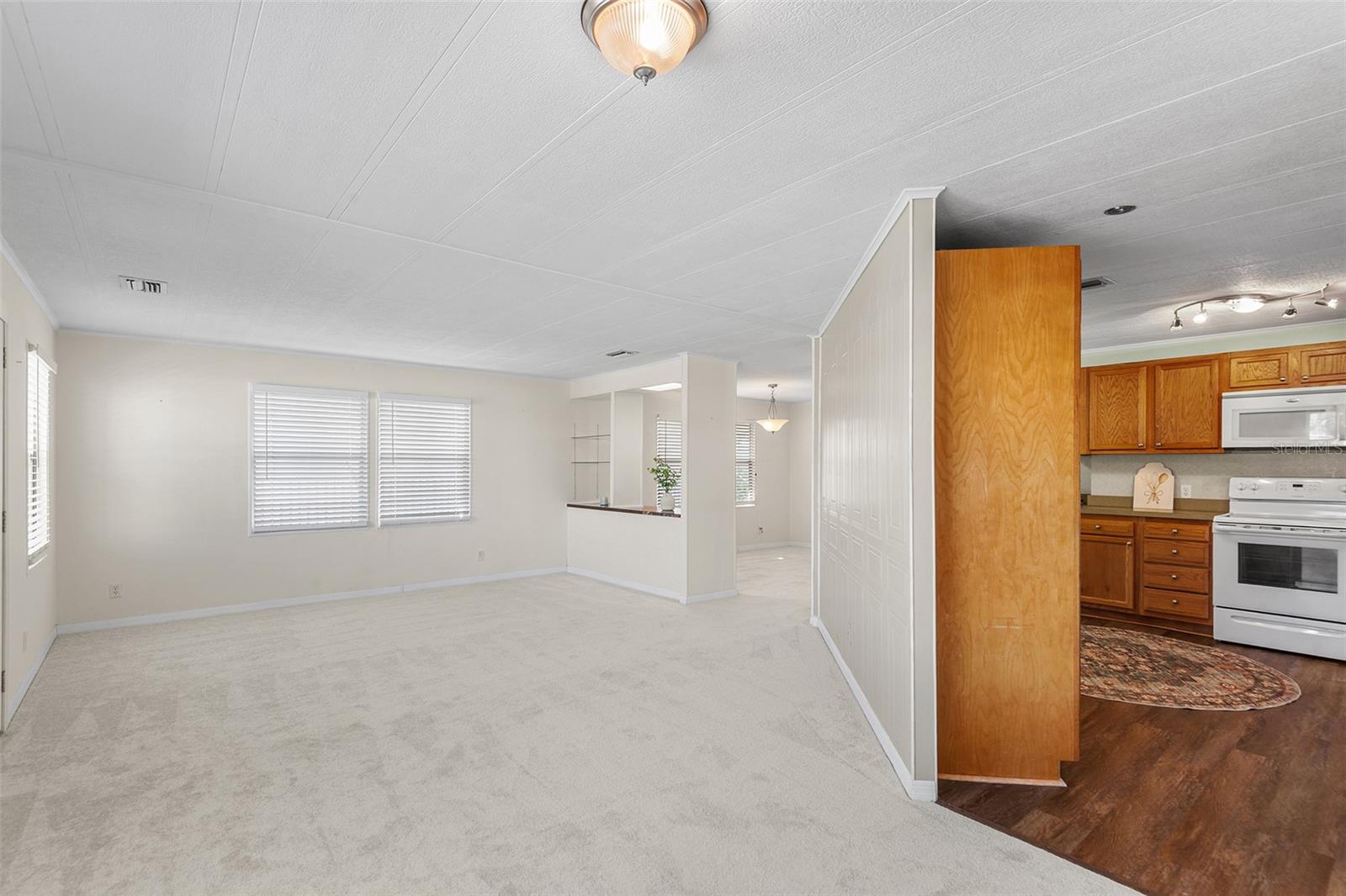 LAKESIDE HILLS ESTATES - Residential