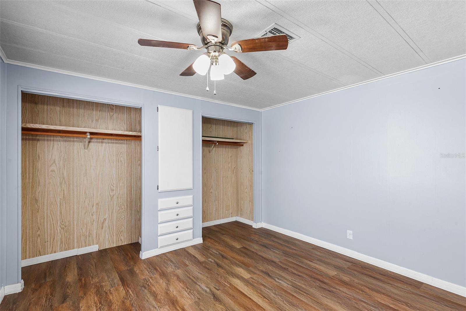 LAKESIDE HILLS ESTATES - Residential