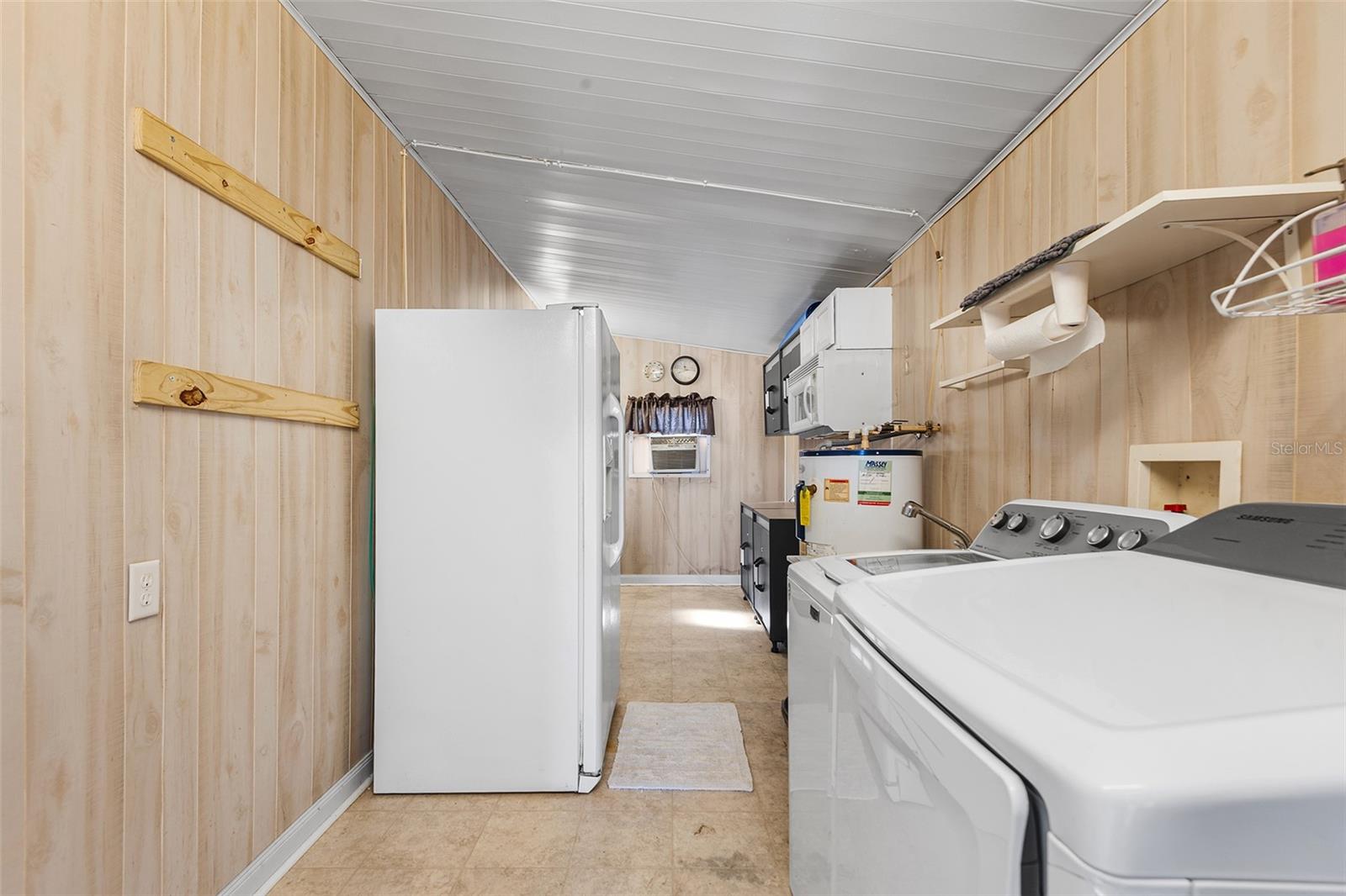 LAKESIDE HILLS ESTATES - Residential