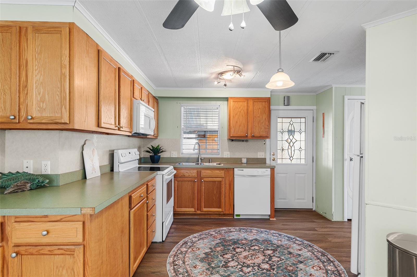 LAKESIDE HILLS ESTATES - Residential