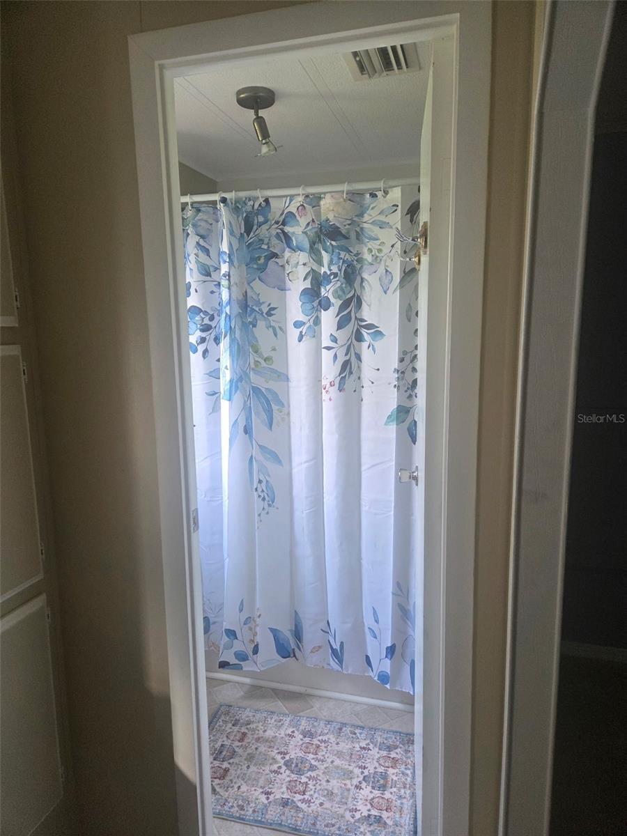 LAKESIDE HILLS ESTATES - Residential