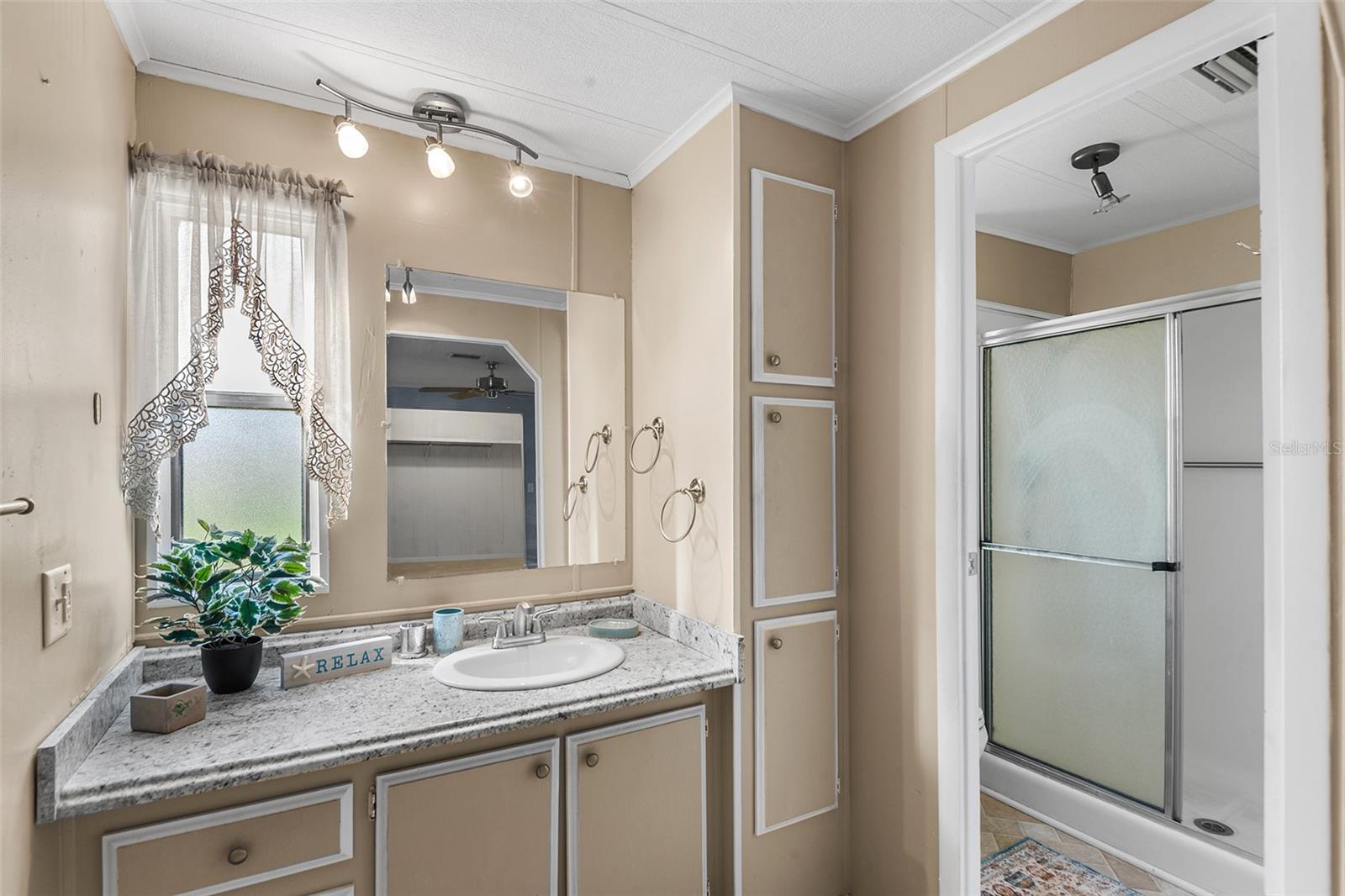 LAKESIDE HILLS ESTATES - Residential