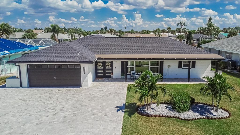Photo of 6337 Cocoa Lane, Apollo Beach, FL 33572 (MLS # TB8499261)