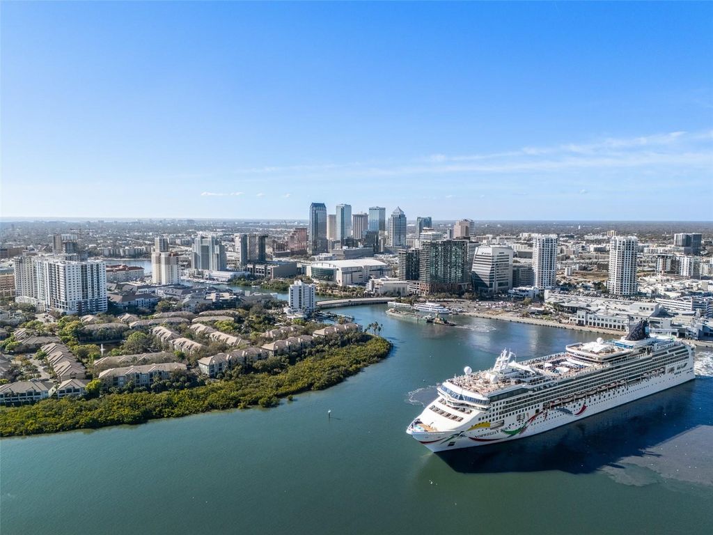 Photo of 1037 Normandy Trace Road #1037, Tampa, FL 33602 (MLS # TB8480434)