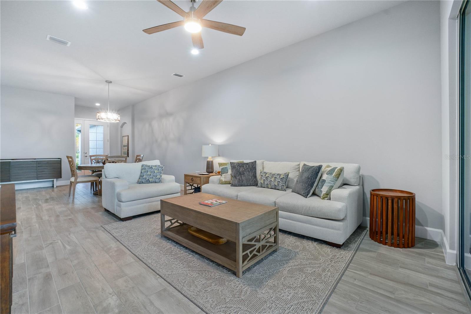 17 LONGRIDGE LANE