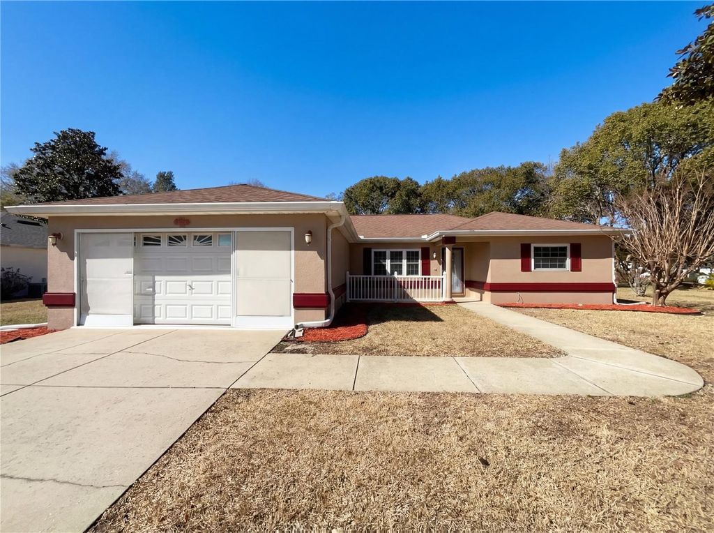 Photo of 13824 SW 114th Circle, Dunnellon, FL 34432 (MLS # O6384529)