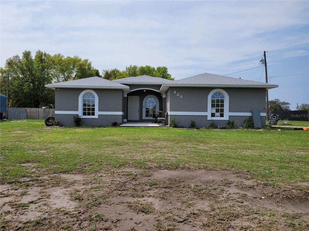 Photo of 425 Stokes Rd, Lake Wales, FL 33898 (MLS # S5146300)