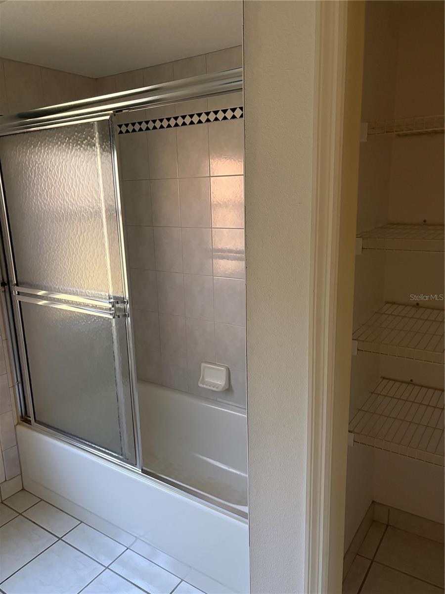 GOLDEN ACRES - Residential