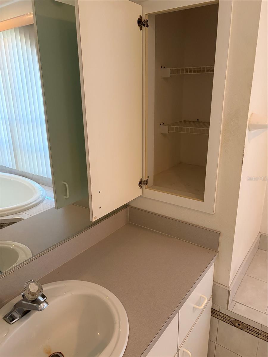 GOLDEN ACRES - Residential