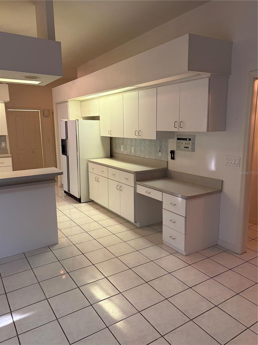 GOLDEN ACRES - Residential