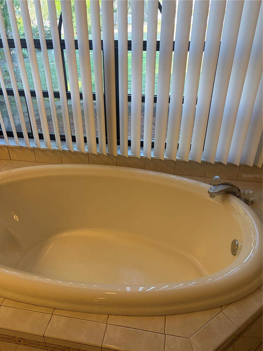 GOLDEN ACRES - Residential