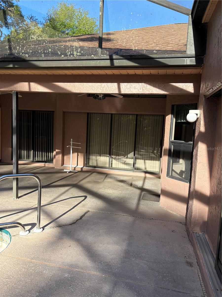 GOLDEN ACRES - Residential