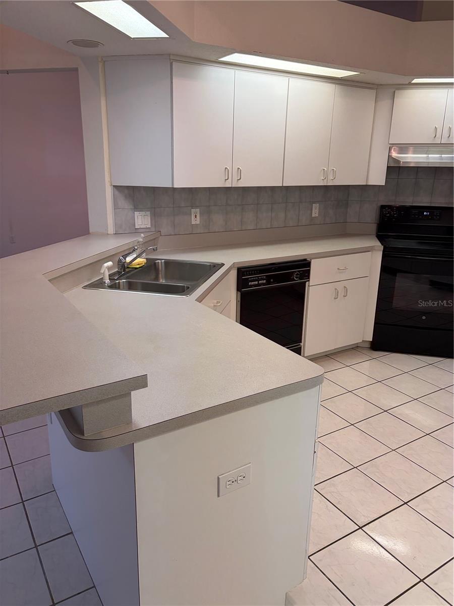 GOLDEN ACRES - Residential