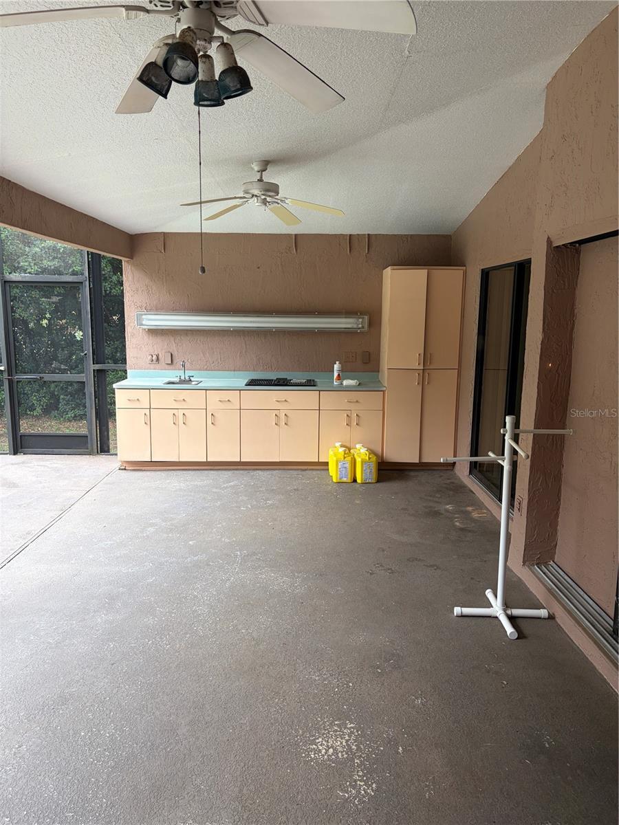 GOLDEN ACRES - Residential