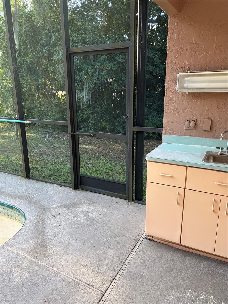 GOLDEN ACRES - Residential