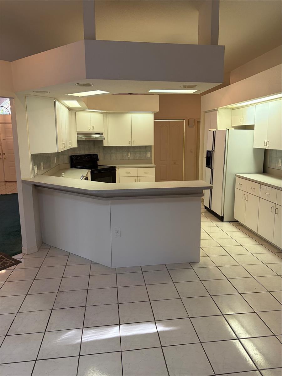 GOLDEN ACRES - Residential