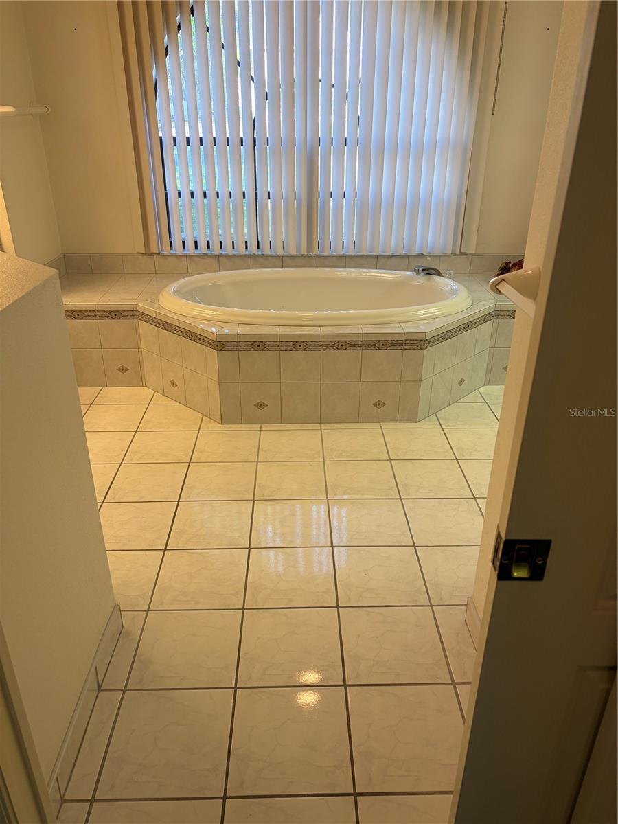 GOLDEN ACRES - Residential