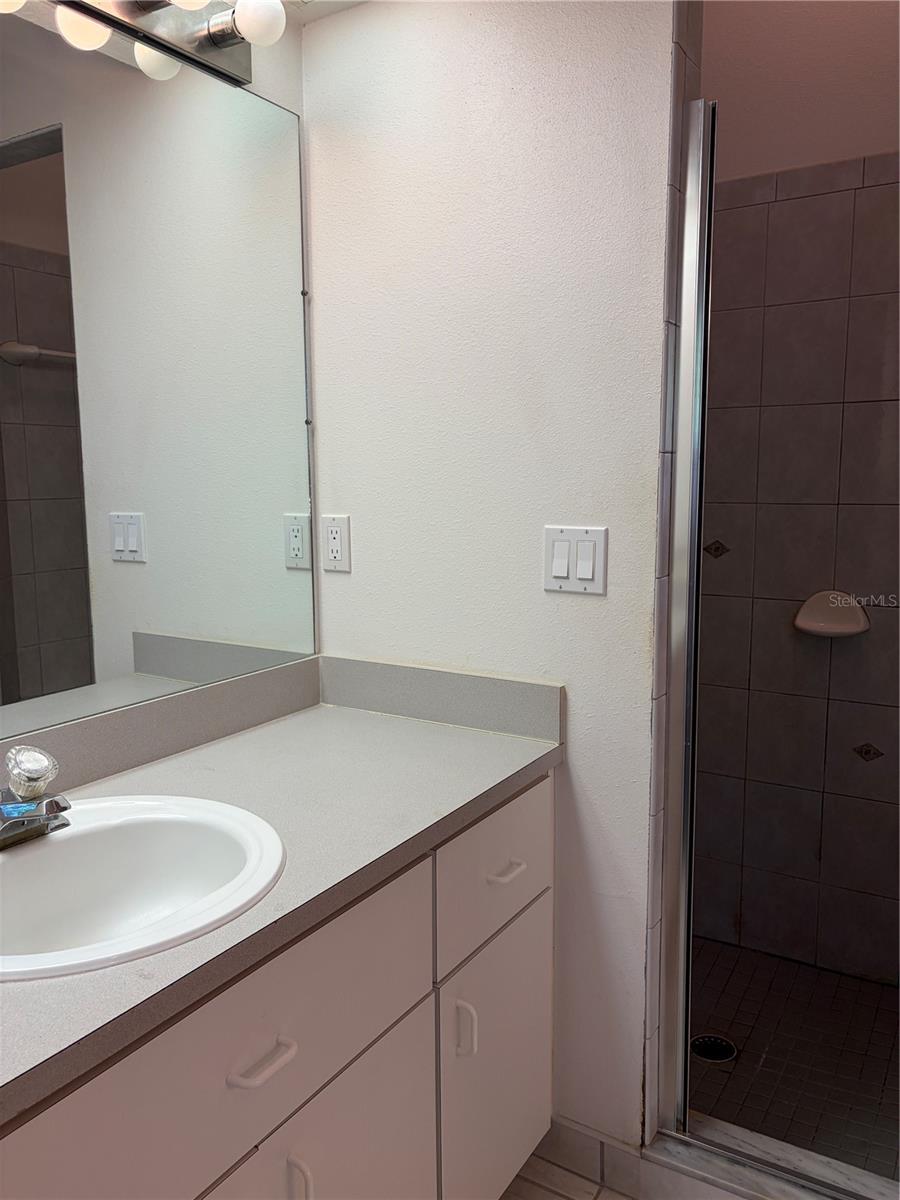 GOLDEN ACRES - Residential