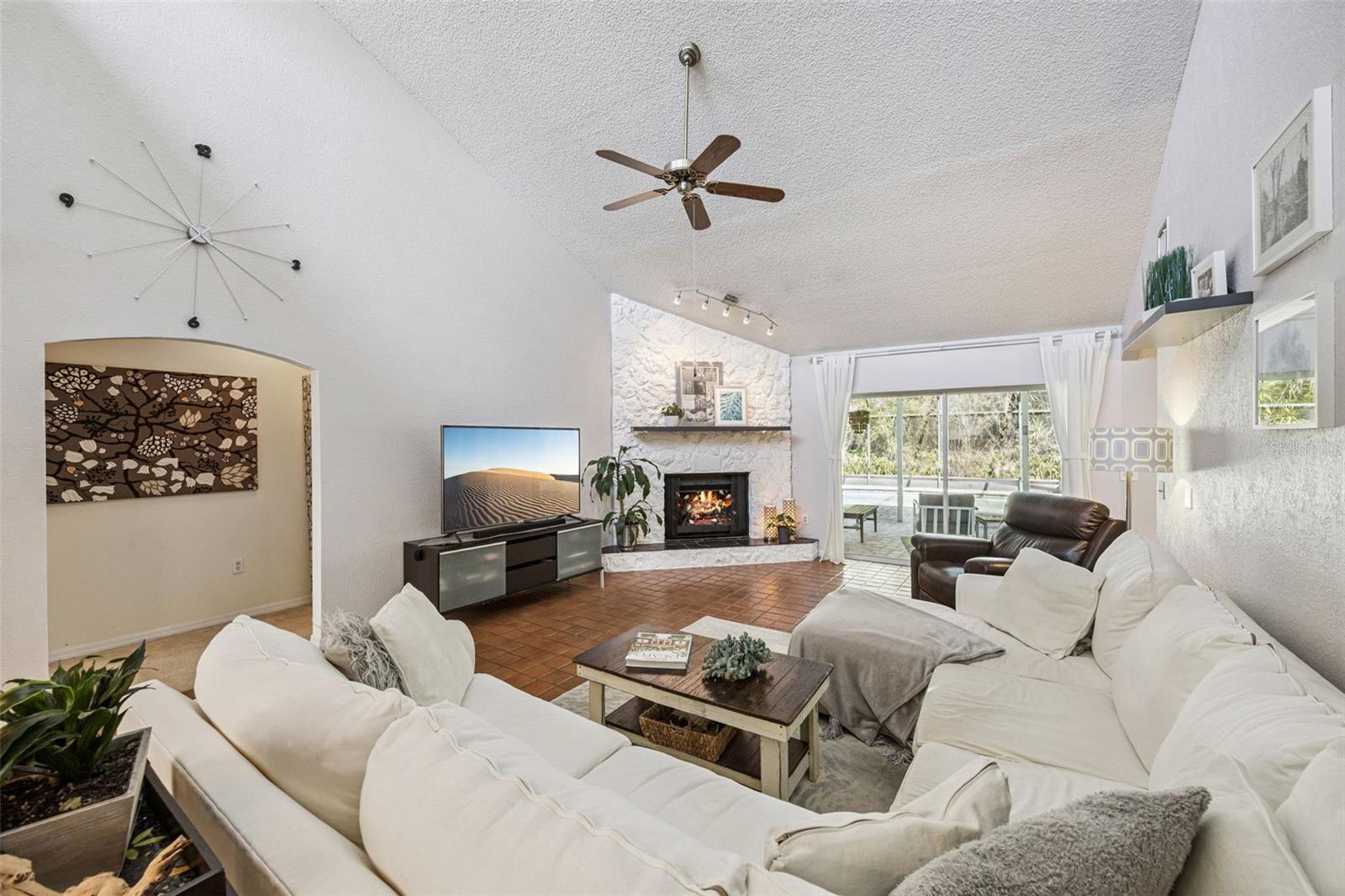 REGAL OAK SHORES UNIT 1 - Residential