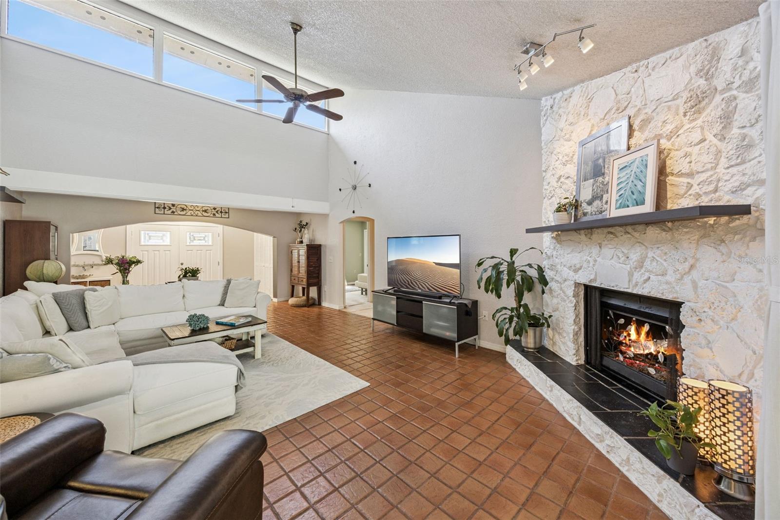 REGAL OAK SHORES UNIT 1 - Residential