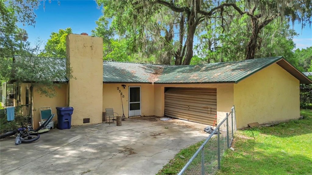 Photo of 2548 Cr 422, Lake Panasoffkee, FL 33538 (MLS # TB8503203)