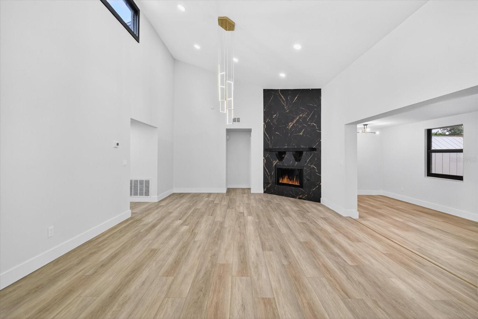 TIMBERLANE SUB UNIT 4 - Residential