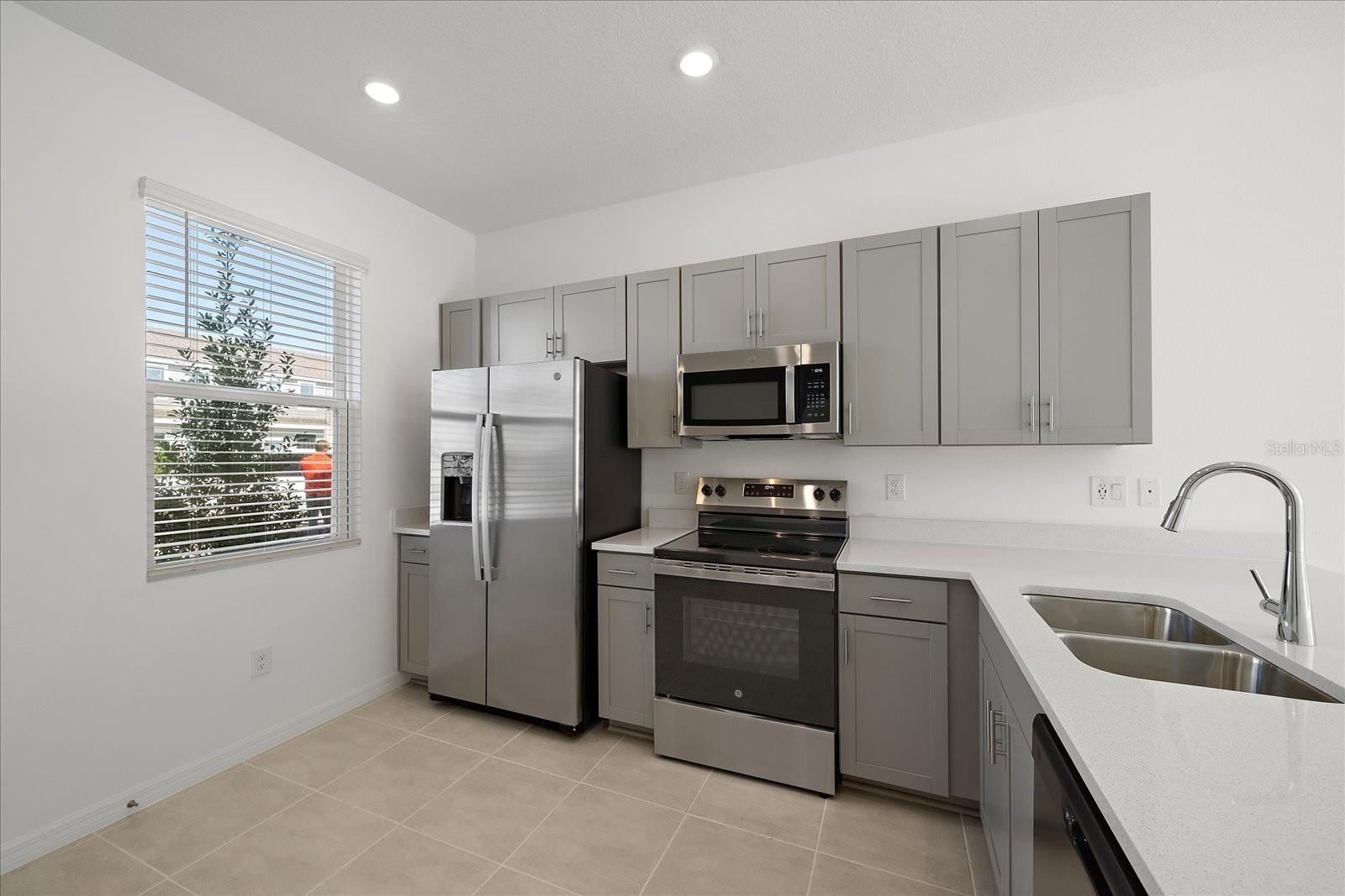 TOWNHOMES AT SKYE RANCH - Residential Lease