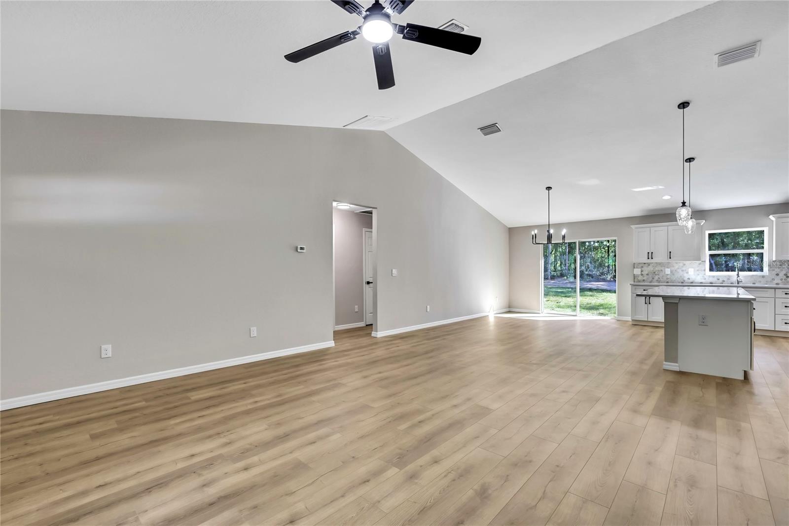2400 W MAGENTA DRIVE