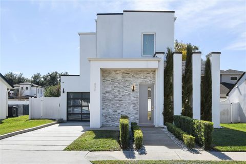 A home in WINTER PARK