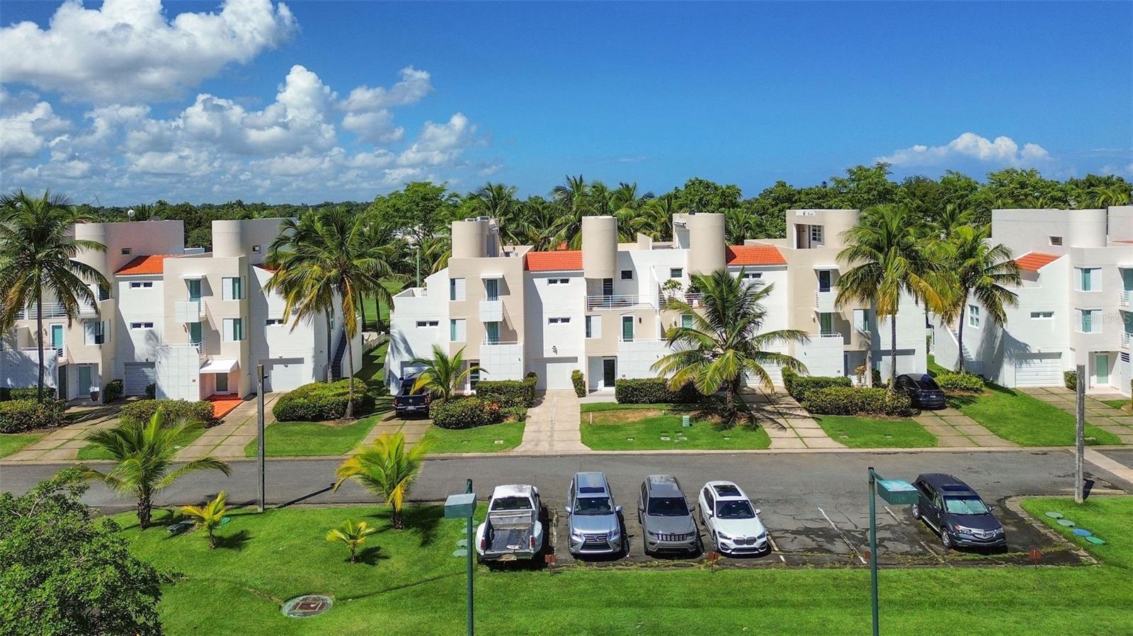 VILLAS DE GOLF OESTE - Residential