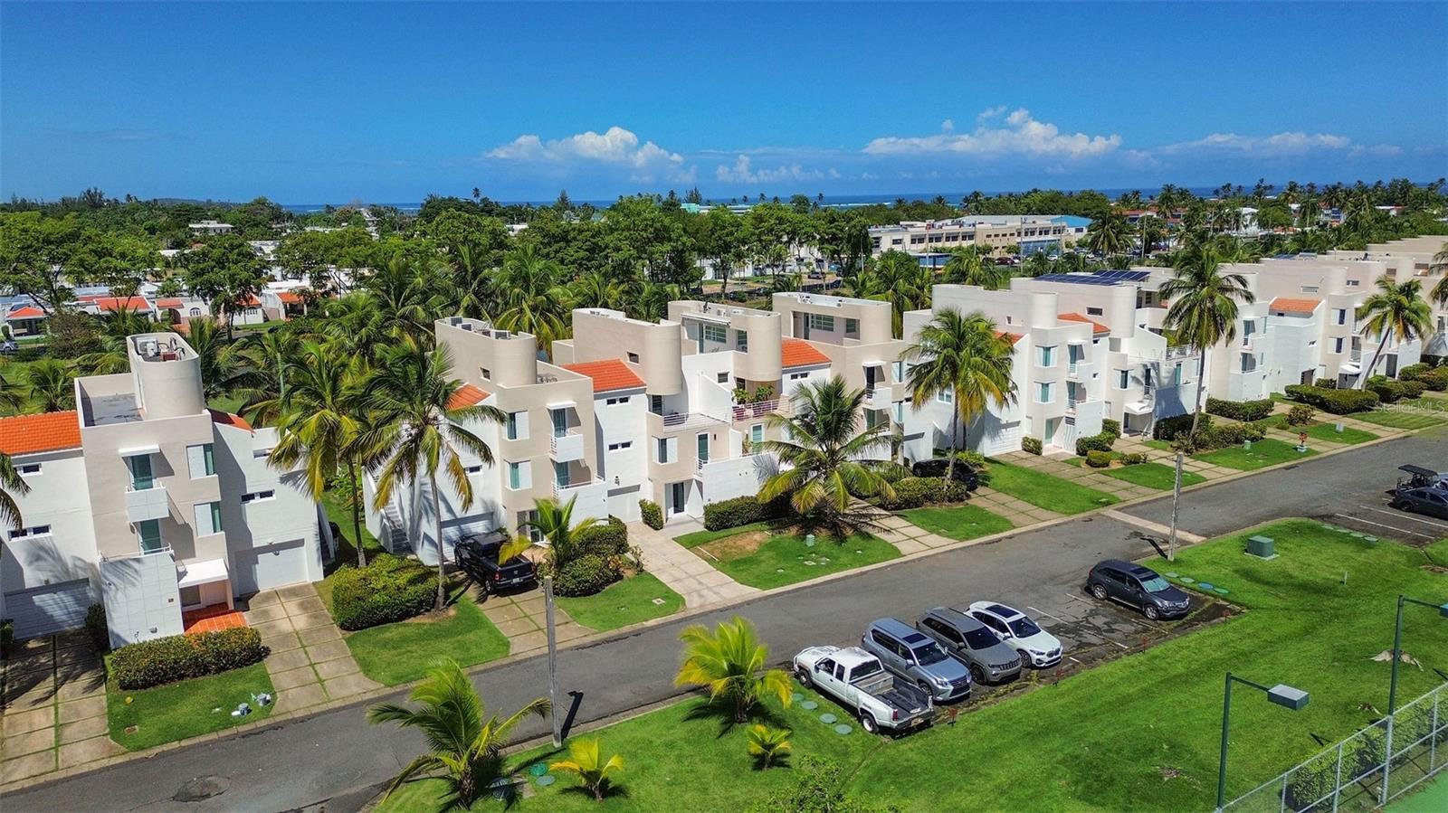 VILLAS DE GOLF OESTE - Residential