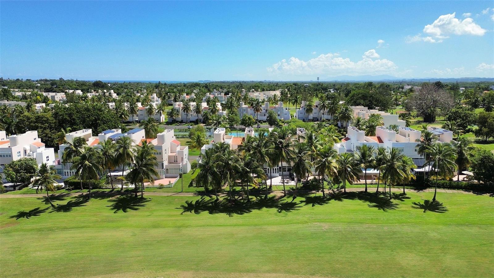 VILLAS DE GOLF OESTE - Residential